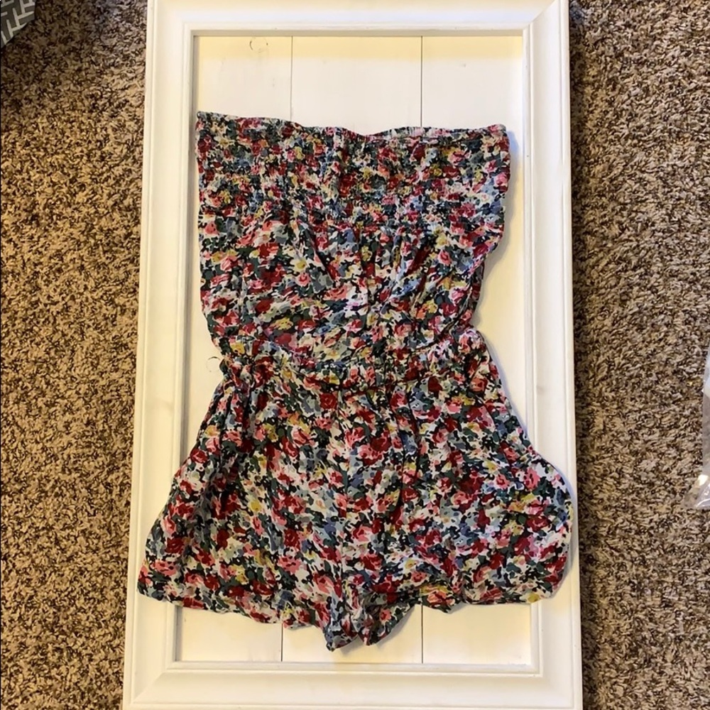 Floral strapless romper